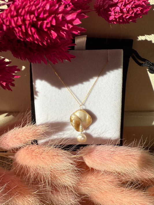 9ct Mother of Pearl Necklace